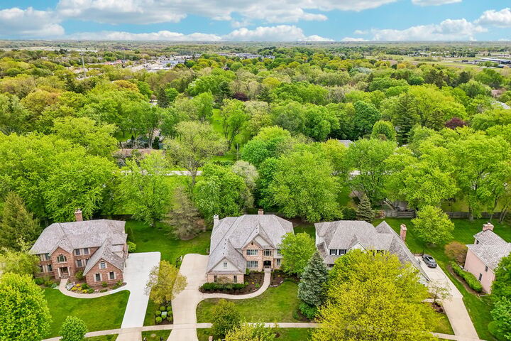 Property Photo: 1620 Mulberry Drive IL 60048