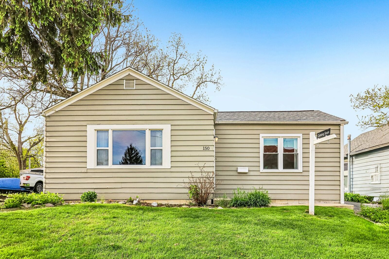 Property Photo: 150 E Mill Street IL 60084