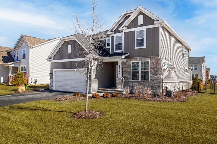 Property Photo:  12751 S Grace Lane  IL 60585 