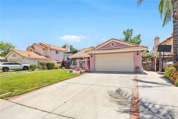 Property Photo:  43395 Peartree  CA 92544 