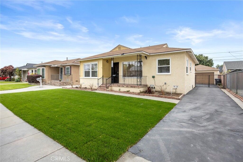 Property Photo:  6113 Greenmeadow Road  CA 90713 