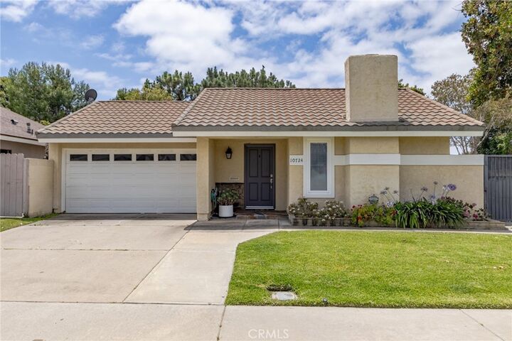 Property Photo: 10724 El Rubi CA 92708