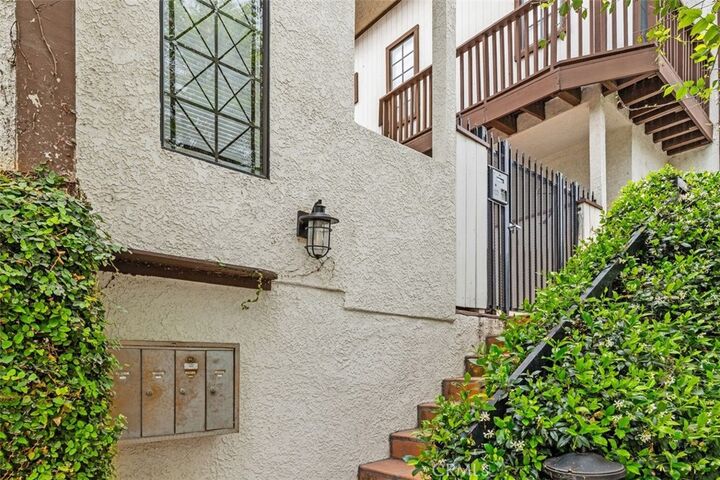 Property Photo:  14014 Milbank  CA 91423 