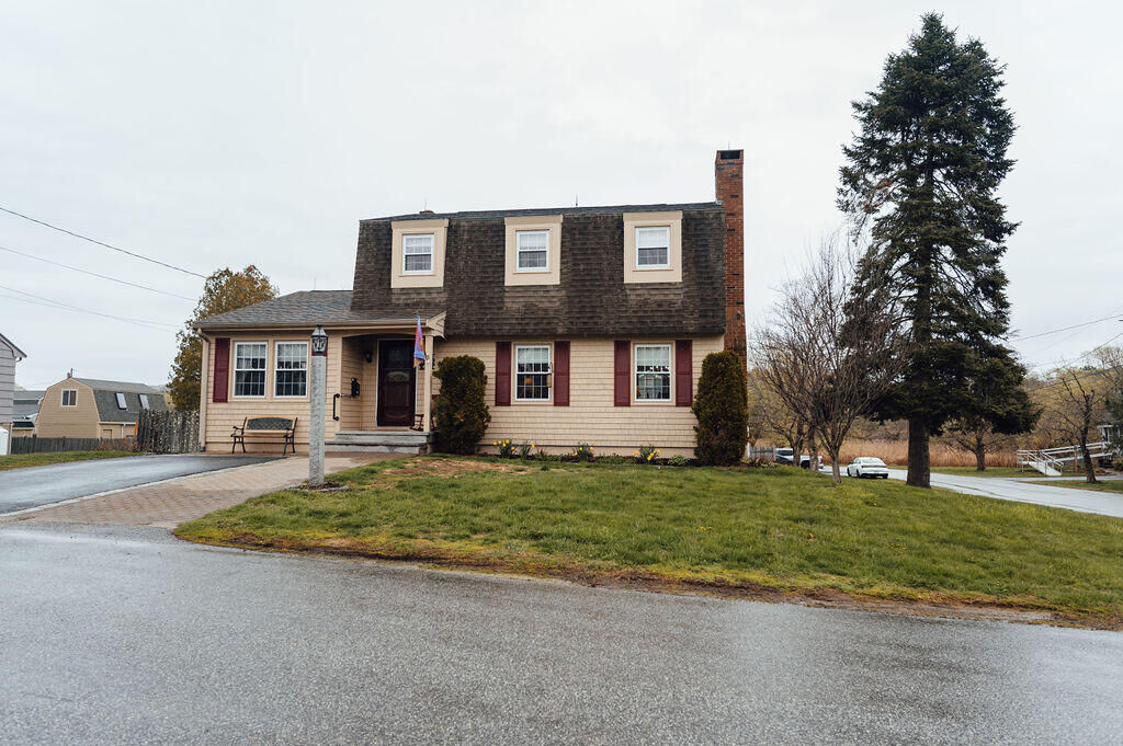 Property Photo:  3 Mathews Avenue  ME 04530 