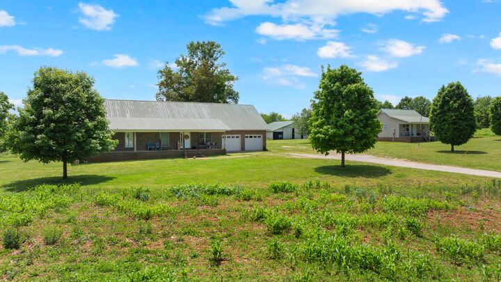 Property Photo: 235 Breezy Knoll Ln TN 37357
