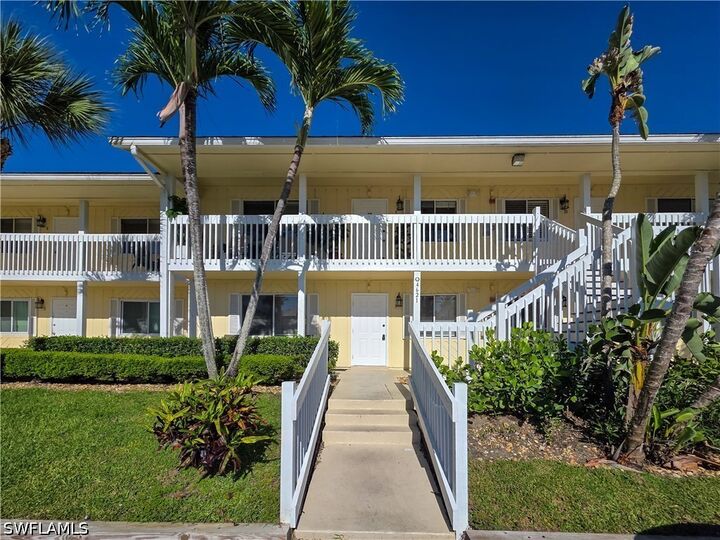 Property Photo:  4621 Bayshore Drive Q3  FL 34112 