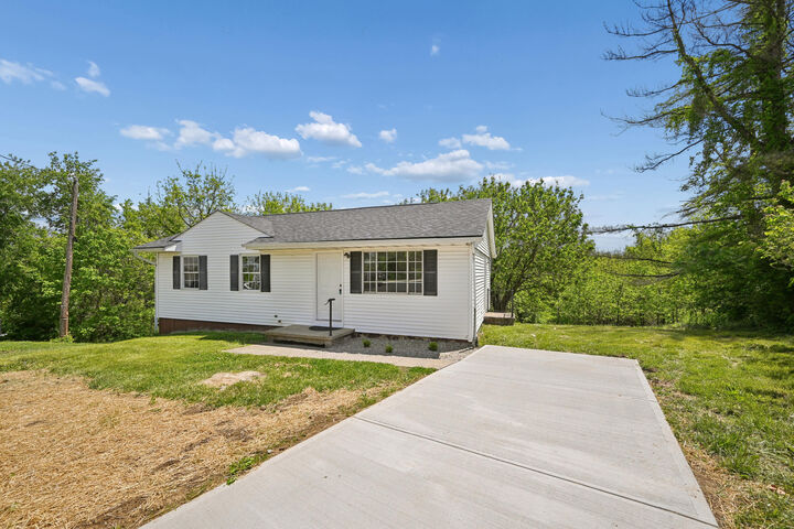 Property Photo: 1 Lakeland Court KY 41097