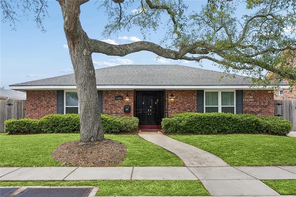 Property Photo:  2321 Oriole Street  LA 70122 