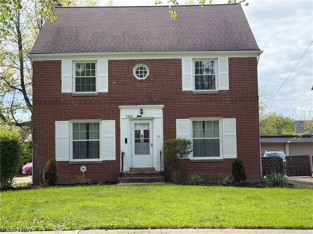 Property Photo:  2304 Glendon Road  OH 44118 