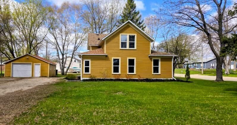 Property Photo:  920 5th Avenue E  MN 56308 