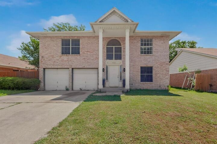 Property Photo:  5505 Thackery Drive  TX 76018 