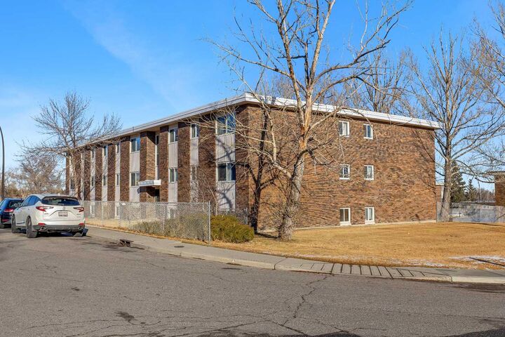 Property Photo: 6464 Travois Crescent NW 301 AB T2K 3S9