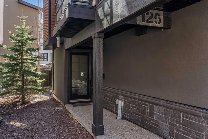 Property Photo:  125 41 Avenue SW  AB T2S 3H3 