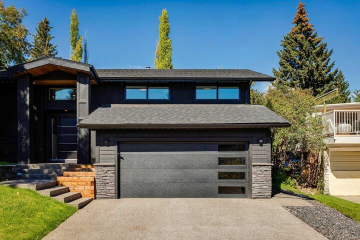 Property Photo:  1206 Varsity Estates Road NW  AB T3B 2X2 