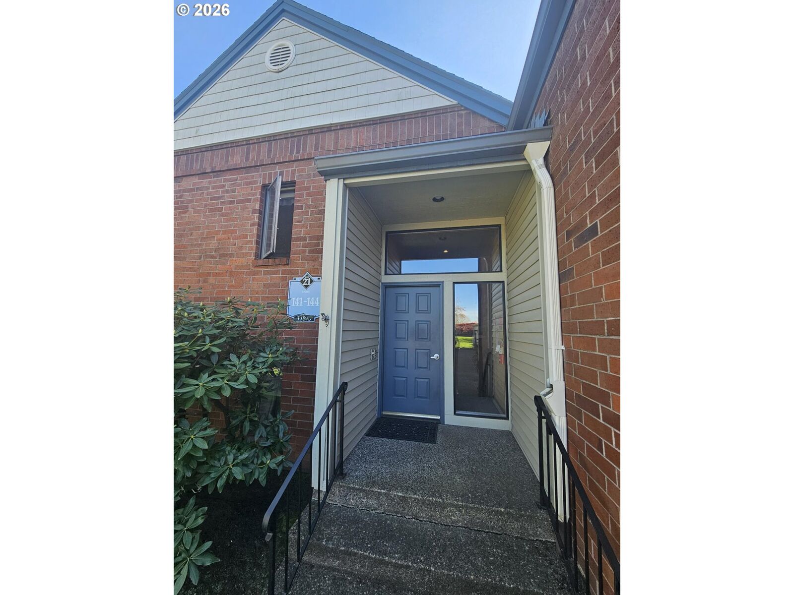 Property Photo:  14875 NE Sacramento St 142  OR 97230 