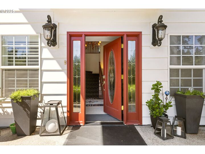 Property Photo:  1505 Country Club Rd  OR 97034 