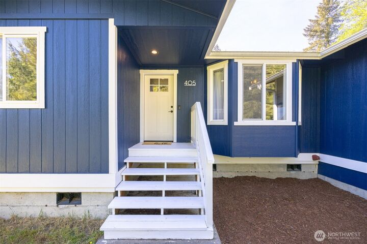 Property Photo:  405  Rainbow Drive  WA 98284 