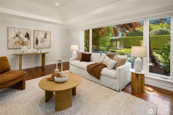 Property Photo:  3920 W Barrett Street  WA 98199 