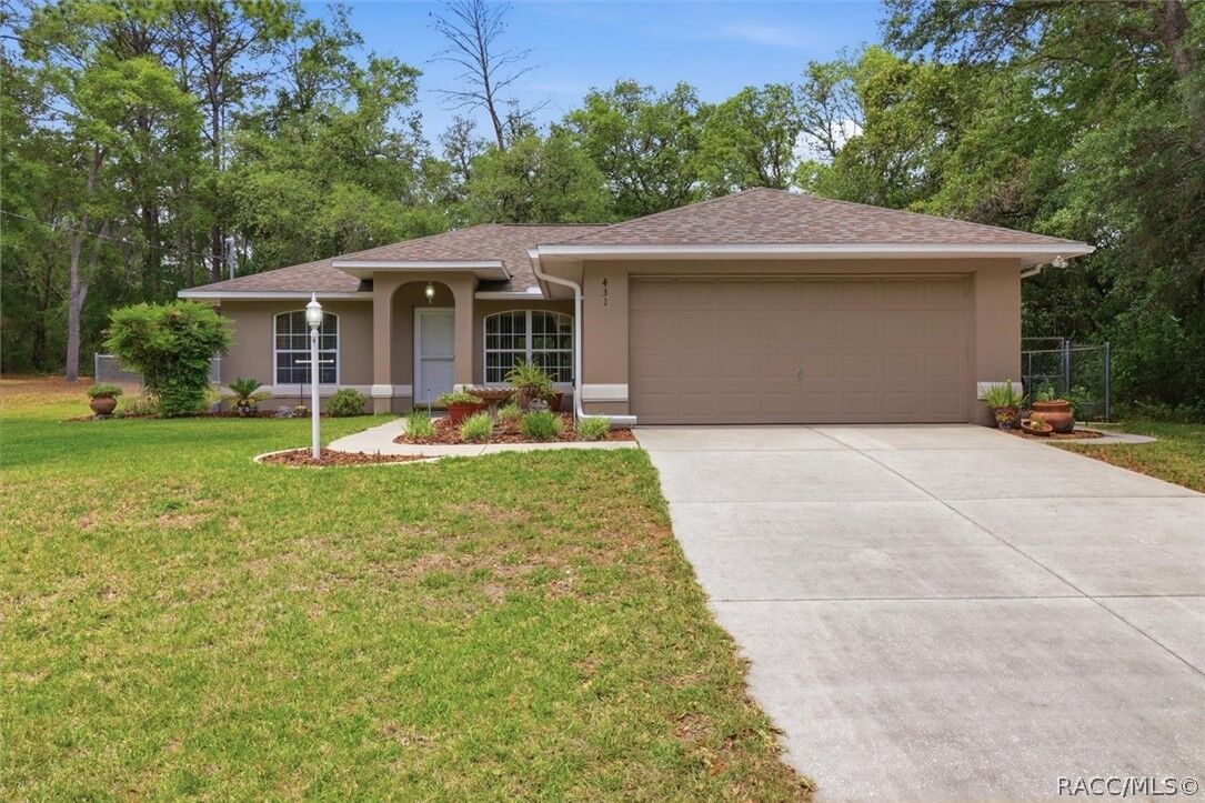 Property Photo:  431 W Mac Place  FL 34434 