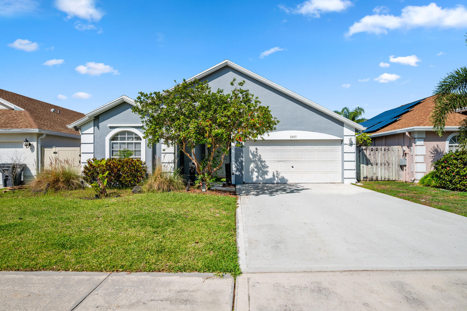 Property Photo:  1097 Aviary Road  FL 33414 
