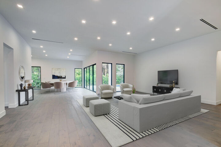 Property Photo: 120 Summa Street FL 33405