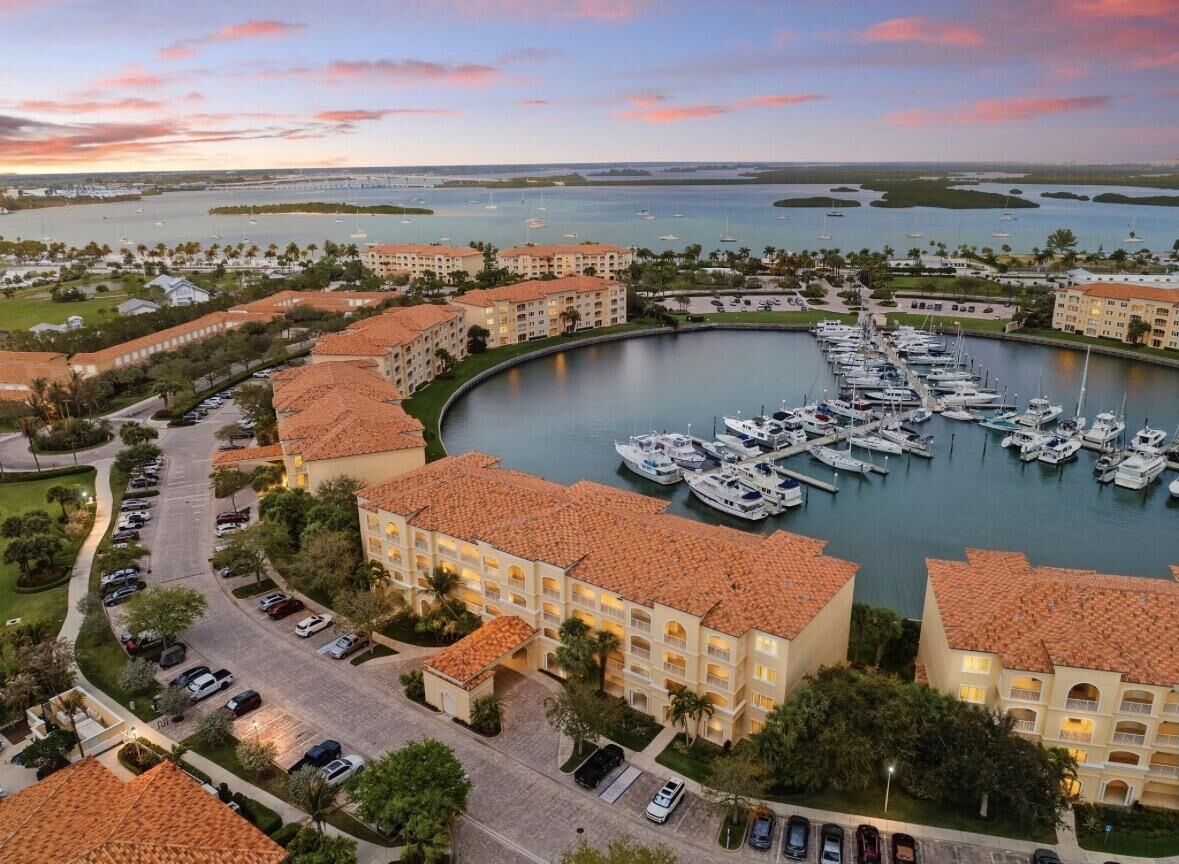 Property Photo:  14 W Harbour Isle Dr Drive W 106  FL 34949 