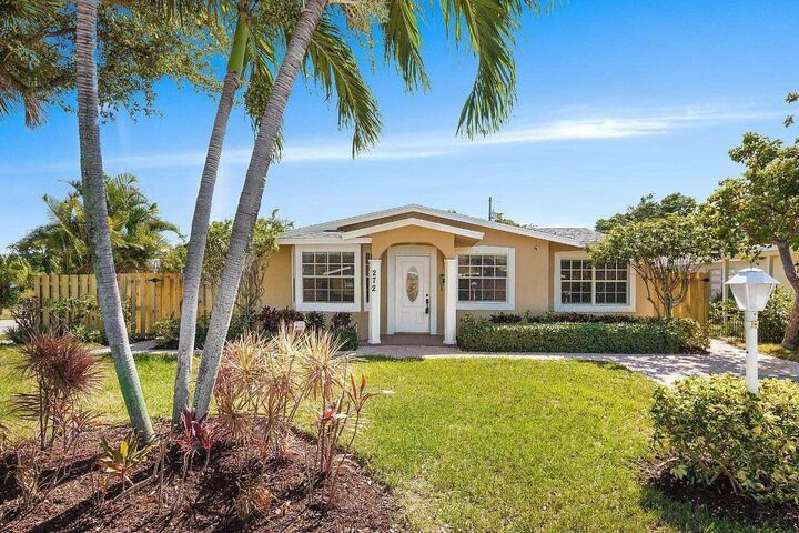 Property Photo:  272 NE 13th Street  FL 33444 