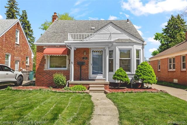 Property Photo:  2214 N Lafayette Street  MI 48128 