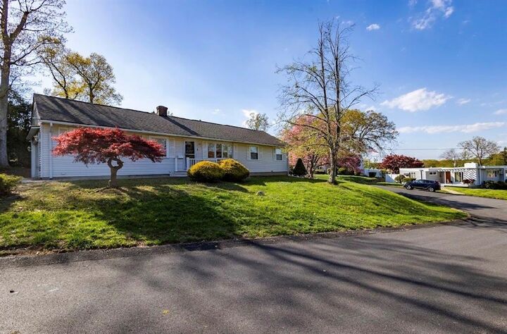 Property Photo:  7 Plymouth Road  RI 02904 