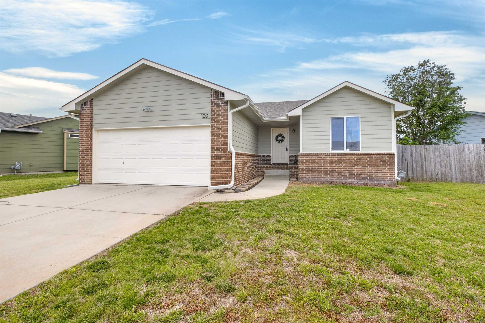 Photo de la propriété:  100 S Stoneridge St  KS 67147 