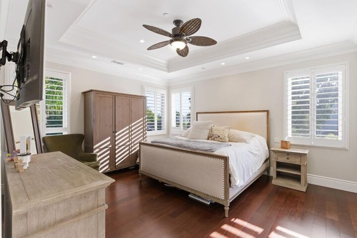 Property Photo:  503 Upton Street  CA 94062 