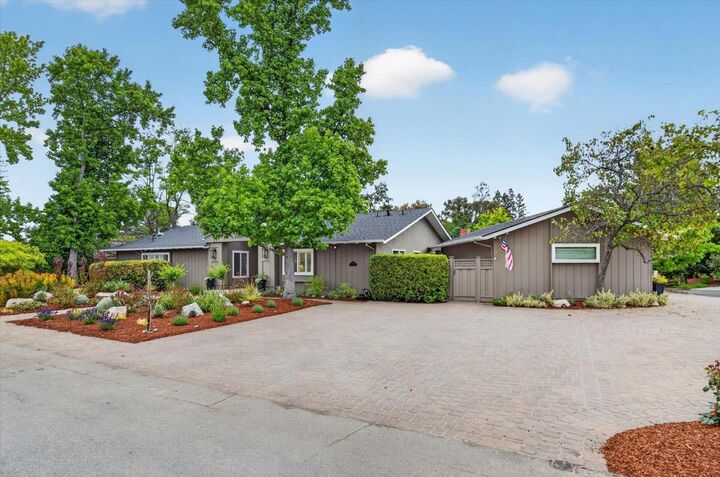Property Photo:  15392 Via Palomino  CA 95030 