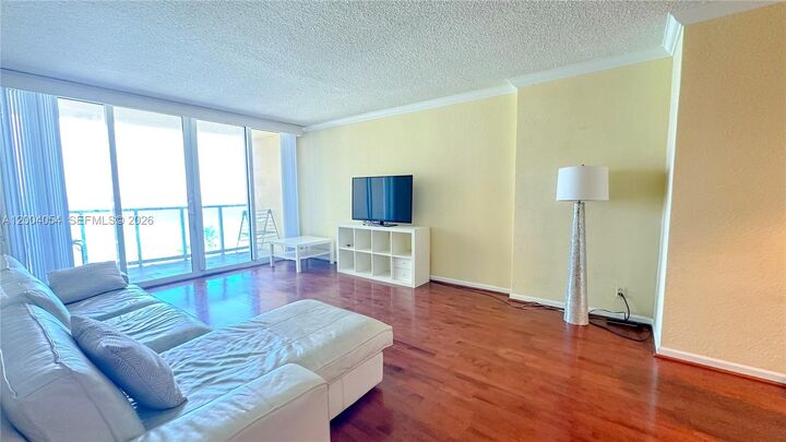 Property Photo:  2501 S Ocean Dr 820  FL 33019 