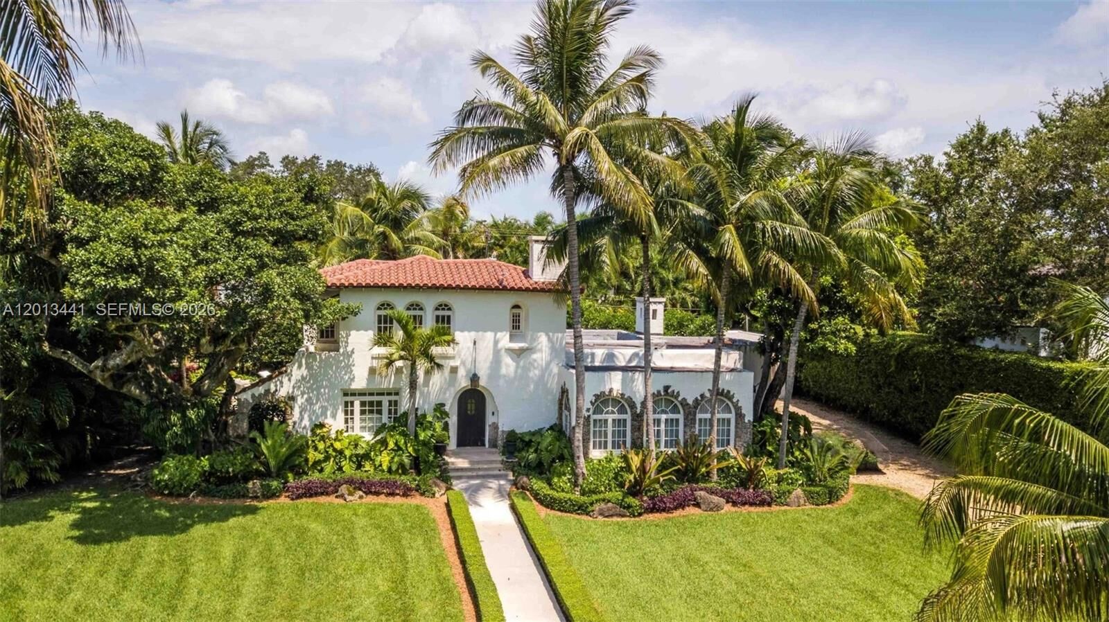 Property Photo:  2010 N Greenway Dr  FL 33134 