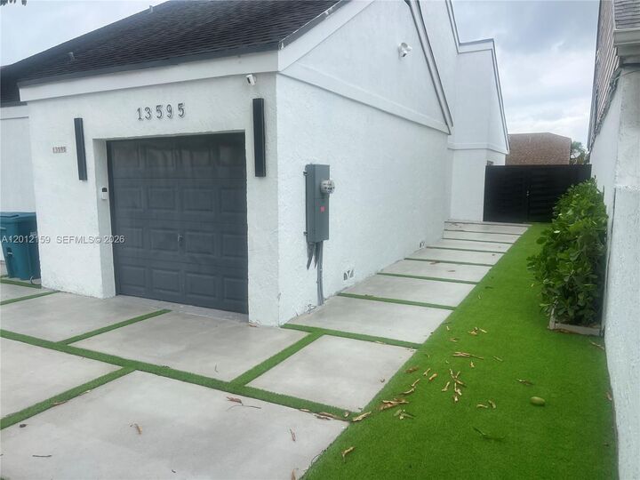 Property Photo:  13595 SW 99th St  FL 33186 
