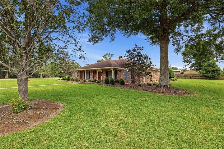 Property Photo:  2201 Tall Oak Dr.  TX 77632 