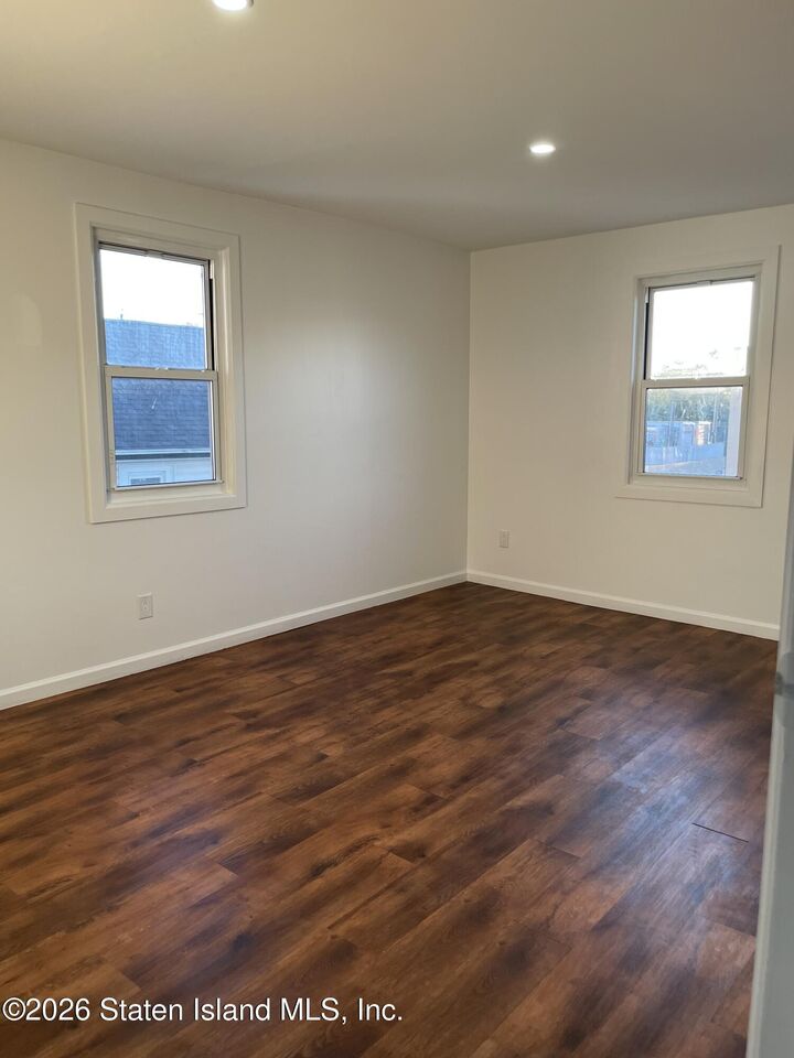 Property Photo:  514 Melyn Place 2  NY 10303 