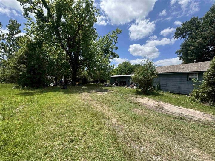 Property Photo:  922 Gulf Street  LA 70601 