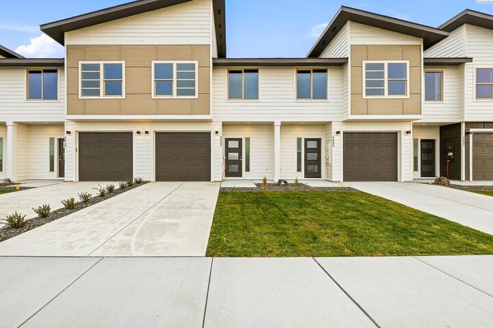Property Photo:  4609 Road 114  WA 99301 