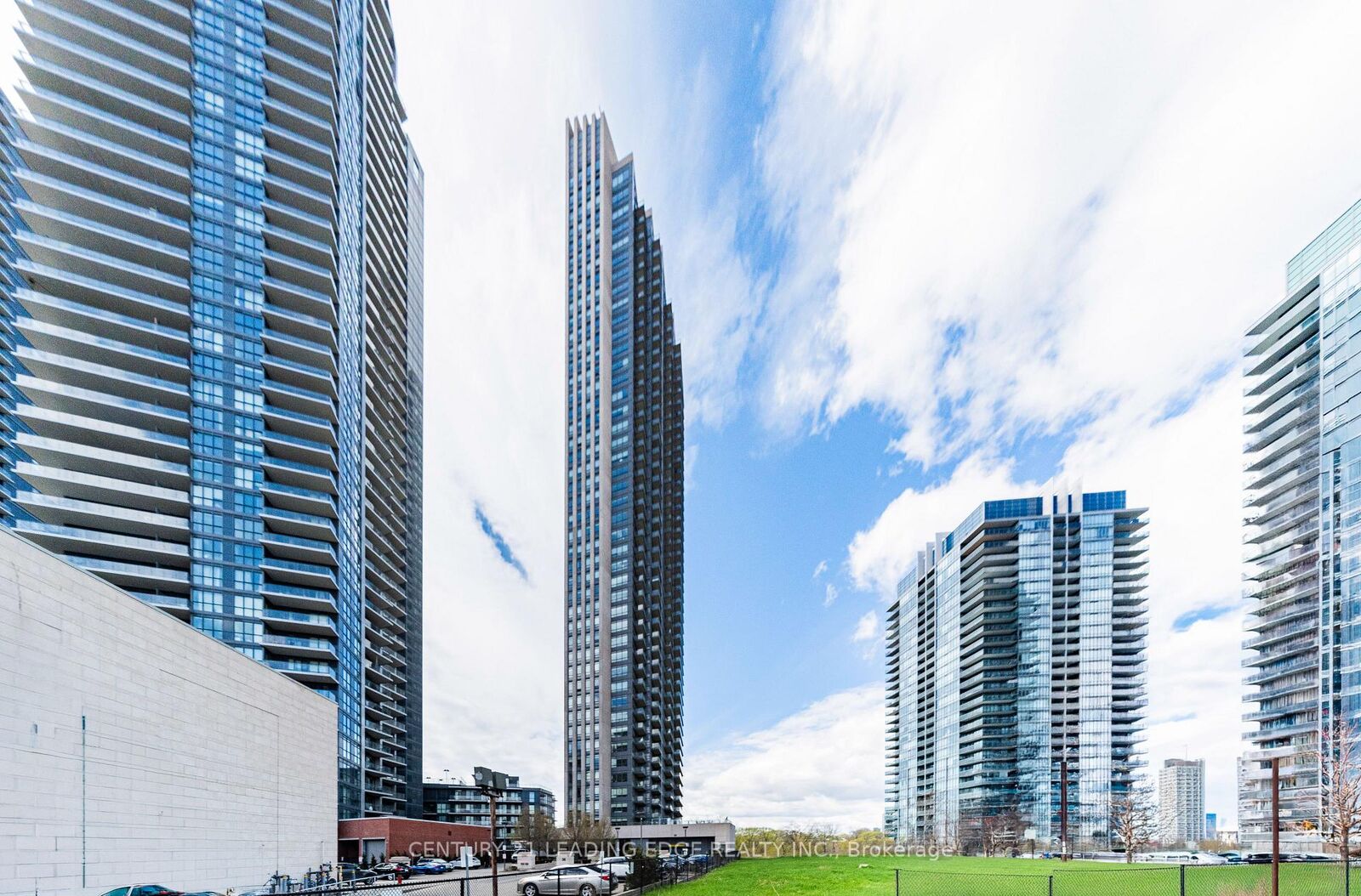 Photo de la propriété:  36 Park Lawn Road 2608  ON M8Y 3H8 
