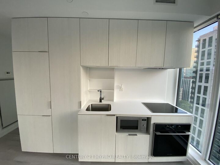 Property Photo:  77 Shuter Street 2313  ON M5B 0B8 