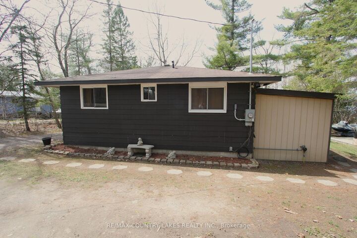 Property Photo: 31 Hillcrest Avenue ON K0M 2B0