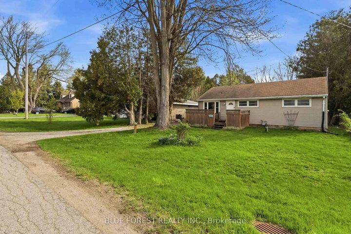 Property Photo: 1376 Kostis Avenue ON N5V 3E2