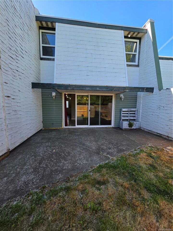 Property Photo: 1957 Guthrie Rd 44 BC V9M 2J2
