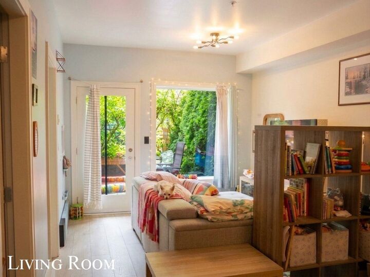 Property Photo: 6588 Elgin Avenue 105 BC V5H 3S6