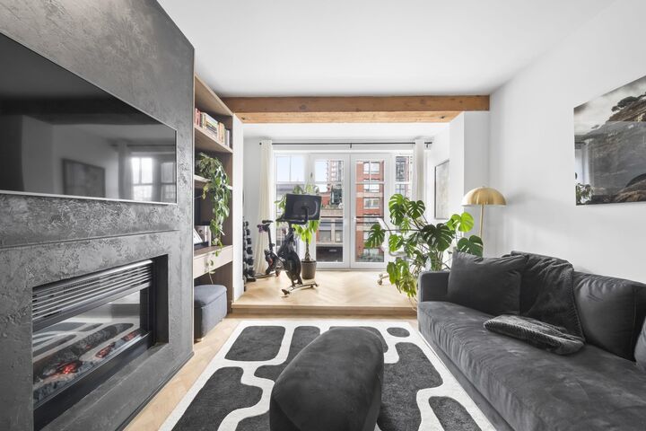 Property Photo:  1275 Hamilton Street 202  BC V6B 1E2 
