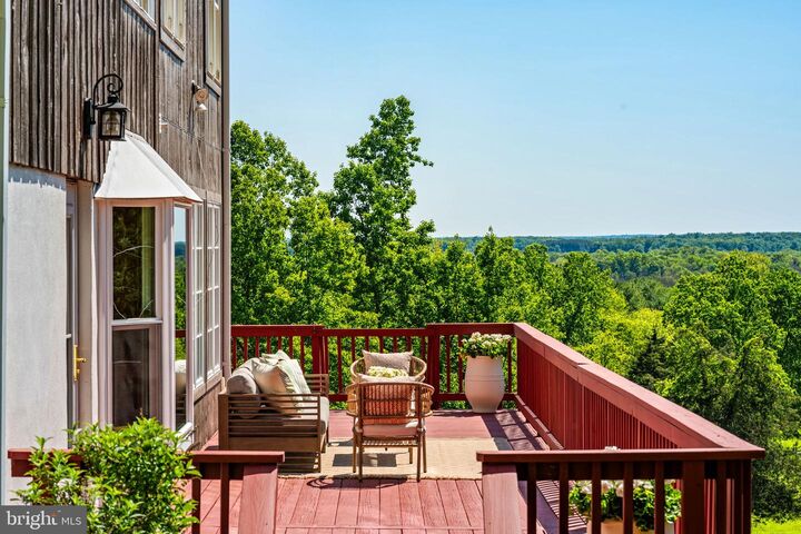 Property Photo:  42165 Black Walnut Lane  VA 20176 