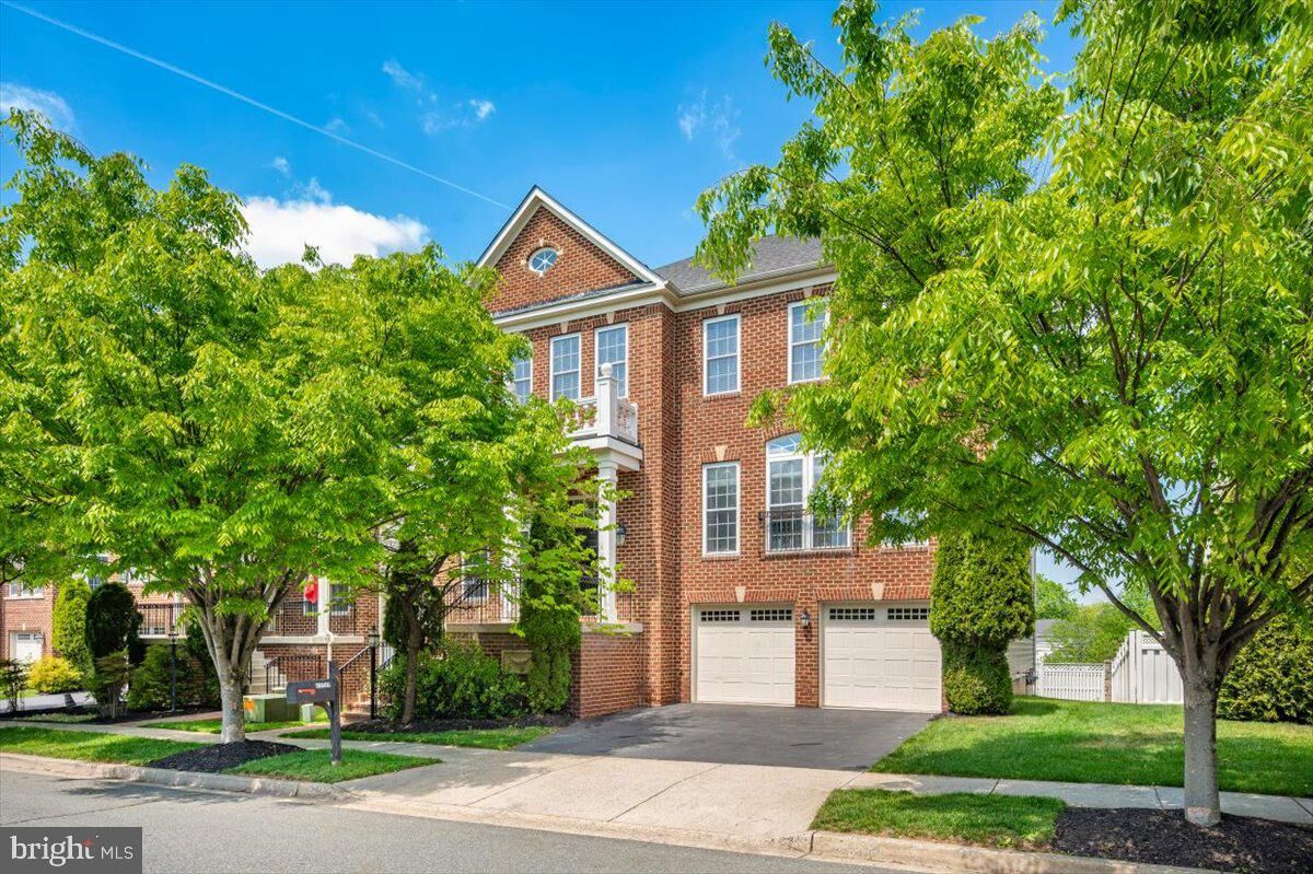 Property Photo:  11117 Potomac Oaks Drive  MD 20850 