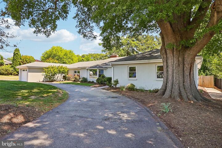 Property Photo:  201 Longview Drive  VA 22314 
