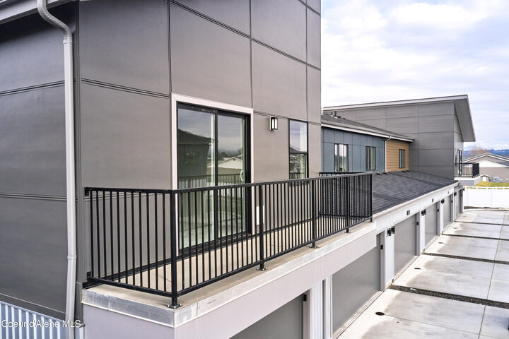 Property Photo:  1080 E 4th Ave  ID 83854 